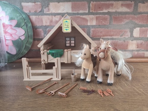 Sylvanian families stable - sylvanian,