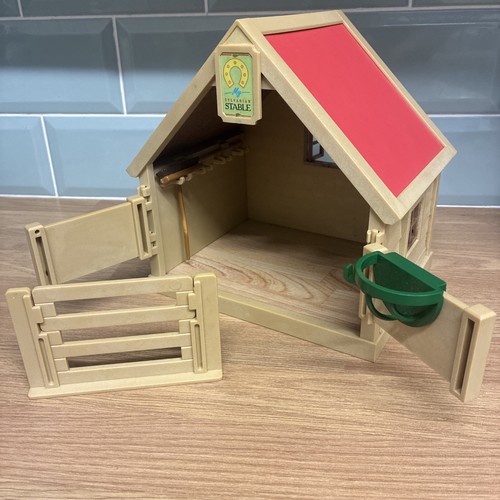 Sylvanian families stable set - families,